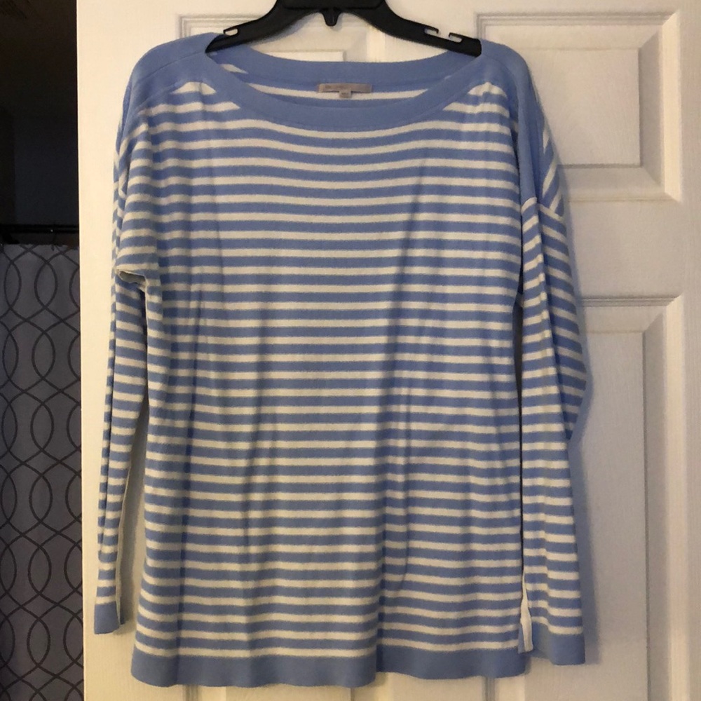 Gap sweater